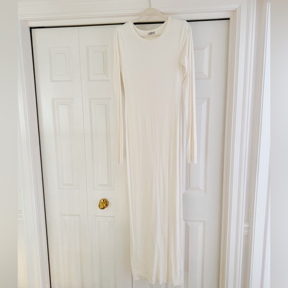 NWOT Eterne LONG SLEEVE CREWNECK MAXI DRESS CREAM - Picture 3 of 3